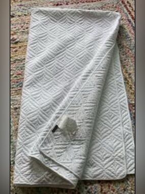 DwellStudios KING White Quilt / Blanket 🛌